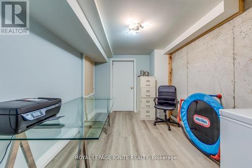 5637 Evelyn Lane, Burlington, ON - Indoor Photo Showing Other Room