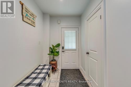 5637 Evelyn Lane, Burlington, ON - Indoor Photo Showing Other Room