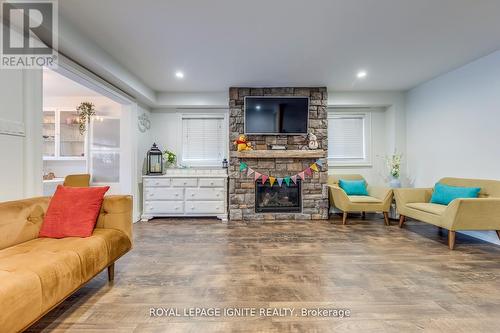 5637 Evelyn Lane, Burlington, ON - Indoor Photo Showing Living Room With Fireplace