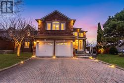 3211 BLOOMFIELD DRIVE  Mississauga, ON L5N 6V2