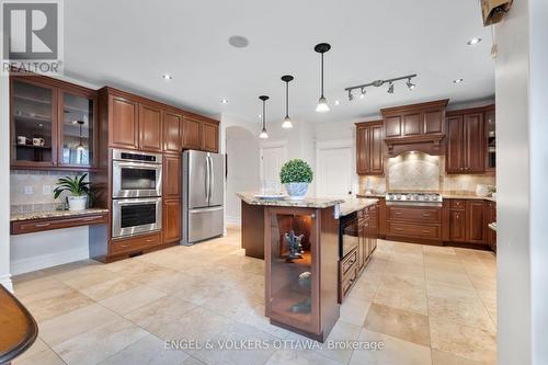 453 Rahul Crescent, Ottawa, ON - Indoor Photo Showing Kitchen With Upgraded Kitchen