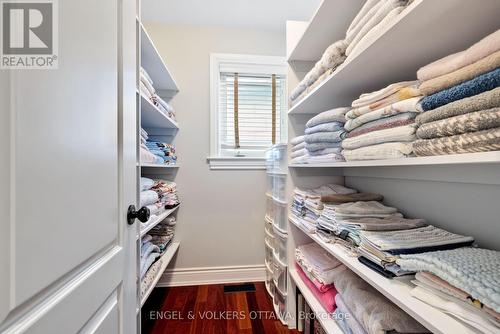 453 Rahul Crescent, Ottawa, ON - Indoor With Storage