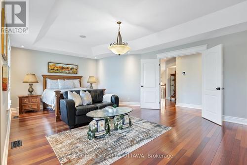 453 Rahul Crescent, Ottawa, ON - Indoor Photo Showing Living Room