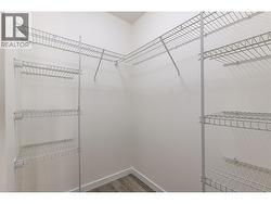 Walk in closet - 