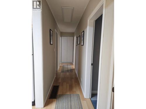 301 5Th Street Nw, Nakusp, BC - Indoor Photo Showing Other Room