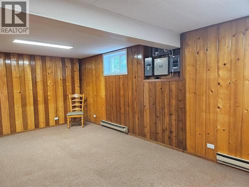 301 5Th Street Nw, Nakusp, BC - Indoor