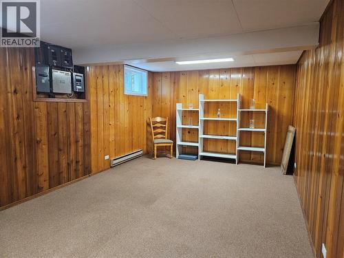 301 5Th Street Nw, Nakusp, BC - Indoor Photo Showing Other Room