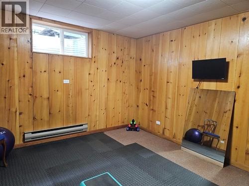 301 5Th Street Nw, Nakusp, BC - Indoor Photo Showing Other Room