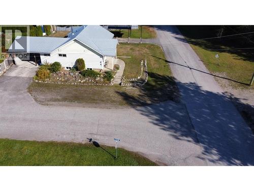 301 5Th Street Nw, Nakusp, BC - Outdoor