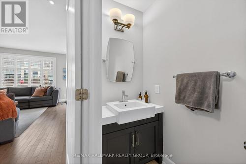30 Telmon Street, Ottawa, ON - Indoor Photo Showing Bathroom