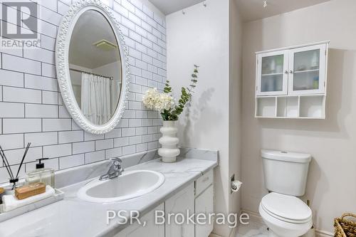 231 Heritage Drive, Kitchener, ON - Indoor Photo Showing Bathroom