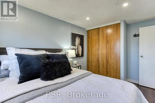 231 Heritage Drive, Kitchener, ON - Indoor Photo Showing Bedroom