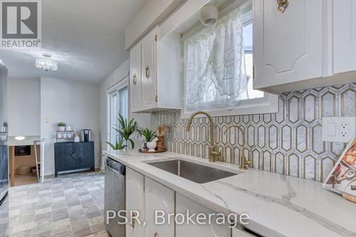 231 Heritage Drive, Kitchener, ON - Indoor Photo Showing Kitchen