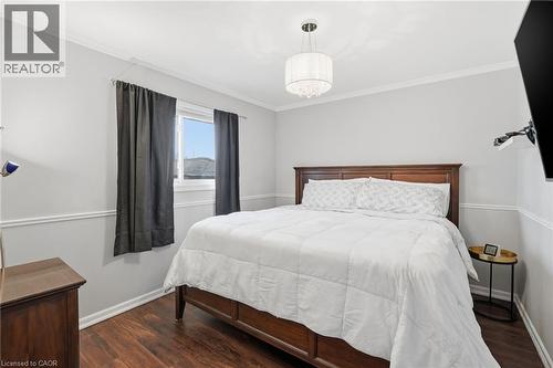 80 Luscombe Street, Hamilton, ON - Indoor Photo Showing Bedroom