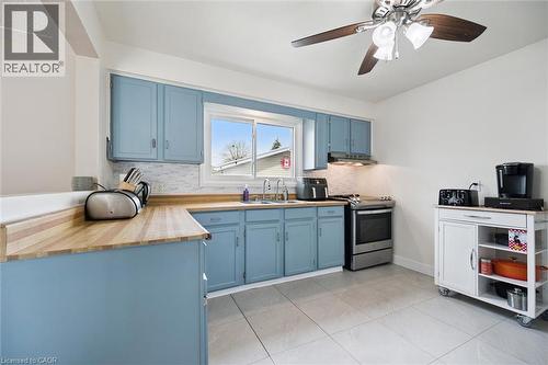 18 Close Avenue, Cambridge, ON - Indoor Photo Showing Kitchen