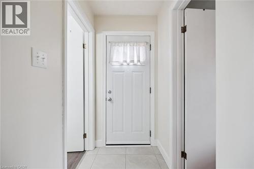 18 Close Avenue, Cambridge, ON - Indoor Photo Showing Other Room