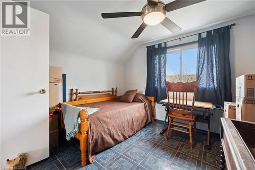 18 Close Avenue, Cambridge, ON - Indoor Photo Showing Bedroom