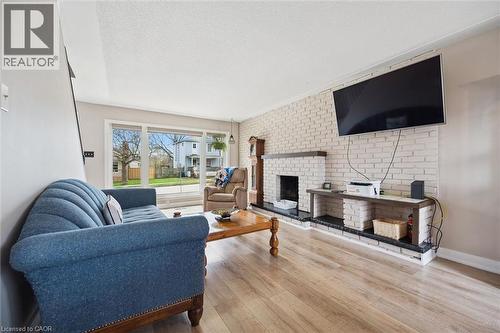 18 Close Avenue, Cambridge, ON - Indoor Photo Showing Living Room With Fireplace