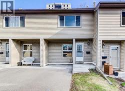 15 GREEN VALLEY Drive Unit# 27  Kitchener, ON N2P 1K7