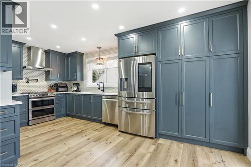 101 LIVINGSTON Avenue  Grimsby, ON L3M 1L4