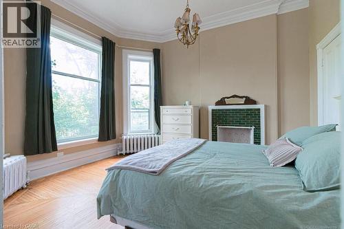 347 Queen Street S, Hamilton, ON - Indoor Photo Showing Bedroom