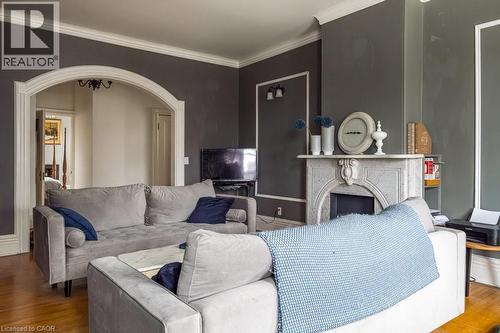 347 Queen Street S, Hamilton, ON - Indoor Photo Showing Living Room