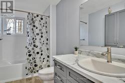 Main Floor Washroom-4pcs - 