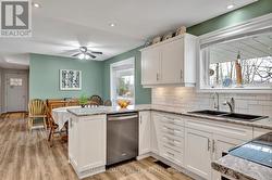 Kitchen/dining area-great for entertaining - 