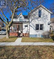 112 ESSEX STREET Sarnia, ON N7T 4R7