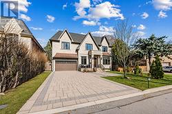 5 LLOYDMINSTER CRESCENT Toronto, ON M2M 2R9