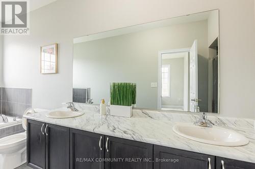 2 Titan Trail, Markham, ON - Indoor Photo Showing Bathroom
