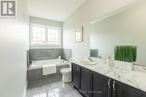 2 Titan Trail, Markham, ON - Indoor Photo Showing Bathroom