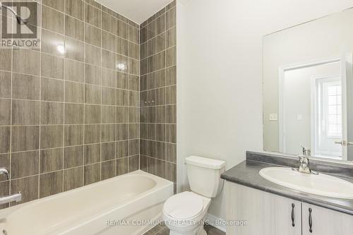 2 Titan Trail, Markham, ON - Indoor Photo Showing Bathroom