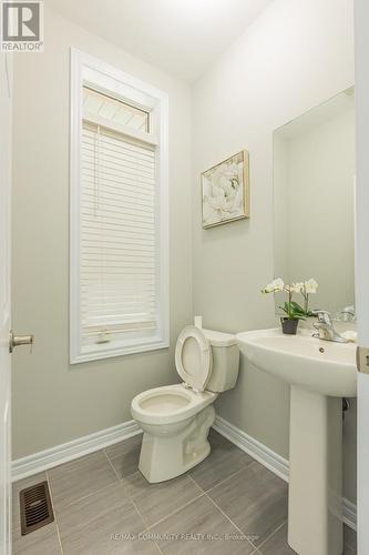 2 Titan Trail, Markham, ON - Indoor Photo Showing Bathroom
