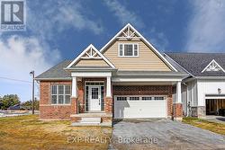 4 PALMIRA DRIVE  Georgina, ON L0E 1R0