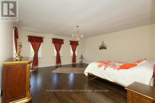 7 Elderwood Drive, Richmond Hill, ON - Indoor Photo Showing Bedroom