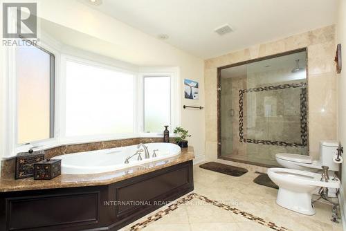 7 Elderwood Drive, Richmond Hill, ON - Indoor Photo Showing Bathroom