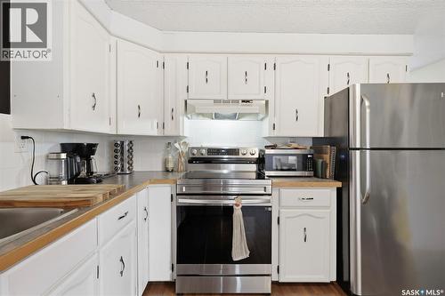 111 Leland Terrace, Saskatoon, SK - Indoor Photo Showing Kitchen