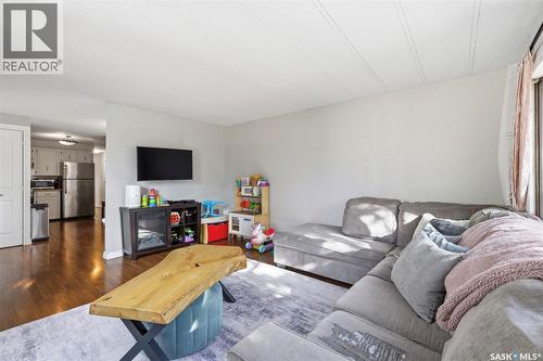111 Leland Terrace, Saskatoon, SK - Indoor Photo Showing Living Room