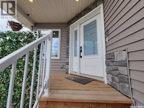 214 1St Avenue W, Maidstone, SK - Outdoor With Exterior