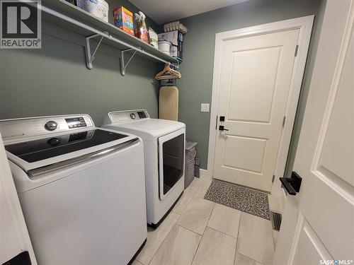 214 1St Avenue W, Maidstone, SK - Indoor Photo Showing Laundry Room
