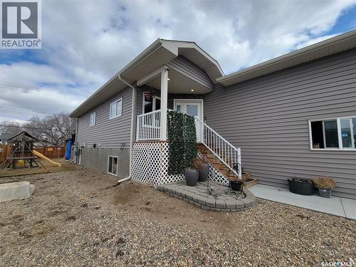 214 1St Avenue W, Maidstone, SK - Outdoor With Exterior
