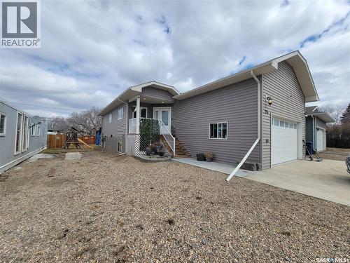 214 1St Avenue W, Maidstone, SK - Outdoor With Exterior