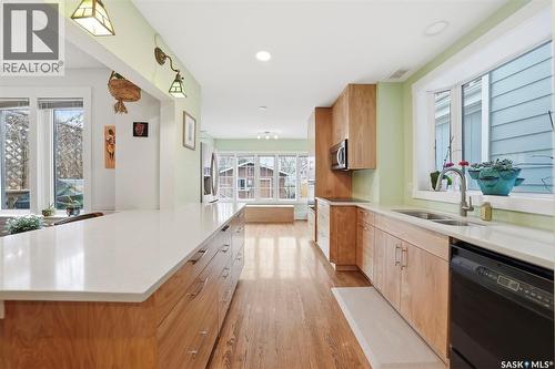 428 6Th Street E, Saskatoon, SK - Indoor Photo Showing Kitchen With Double Sink
