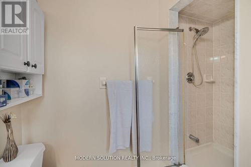 552 Wildgrass Road, Mississauga, ON - Indoor Photo Showing Bathroom