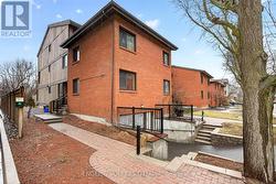 B - 35 ROBINSON AVENUE  Ottawa, ON K1N 8N8