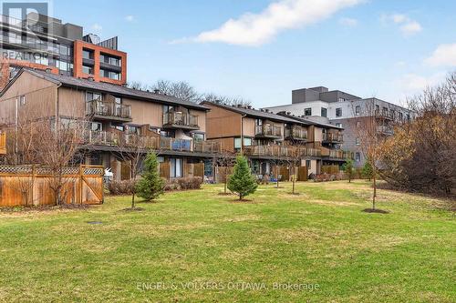 B - 35 Robinson Avenue, Ottawa, ON - Outdoor With Deck Patio Veranda