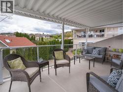 Large deck for entertaining - 