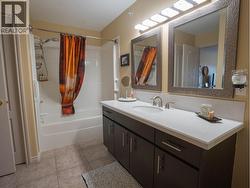 Main Washroom - 