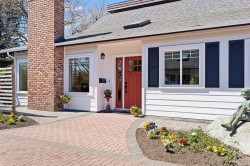 2590 Sinclair Rd Saanich, BC V8N 1B9